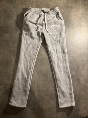 Carsicko byxor  - Säljer min oanvända carsicko byxor, storlek S, inga skador och inga fläckor. Skön material. Pris kan diskuteras 