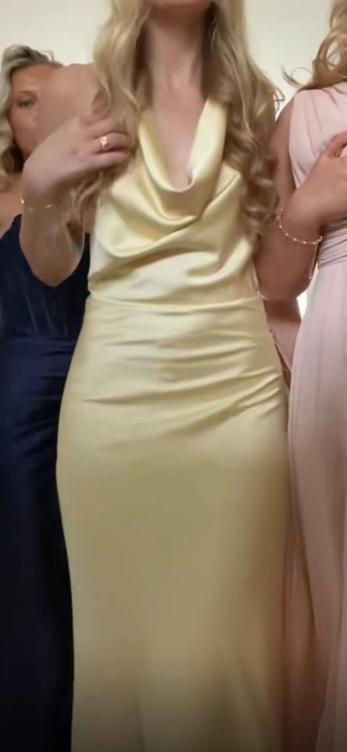 Balklänning med öppen rygg - 4