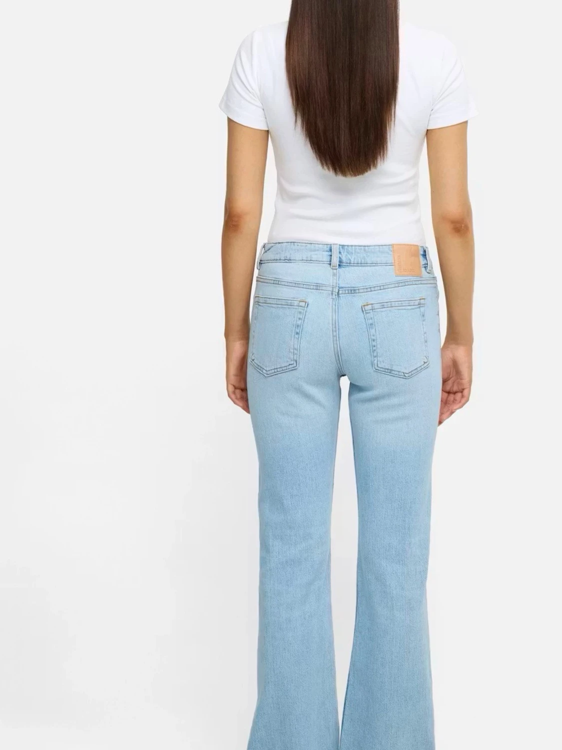 Ljusblå bootcut jeans aldrig använda - 2