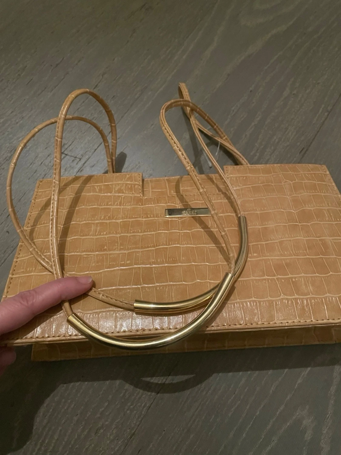 Beige axelväska  i skinn