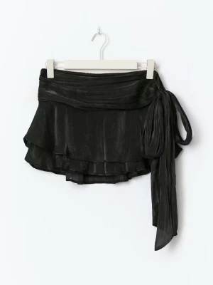 Nyårs kjol PRISLAPPEN KVAR - Jätte fin kjol säljer därav jag annan outfit på nyår. Prislappen och allt kvar aldrig använd