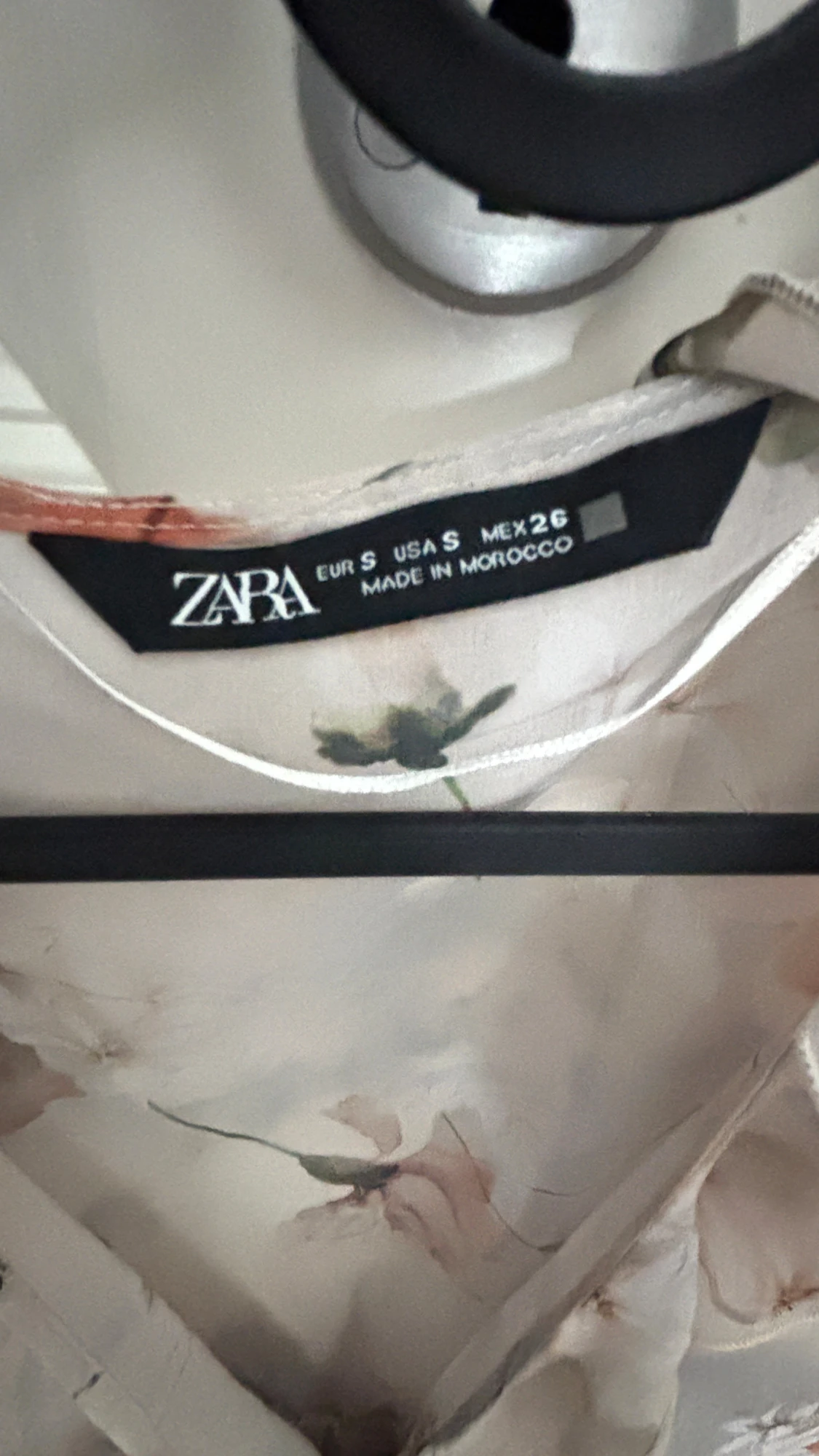 Blommig volangblus från Zara - 2