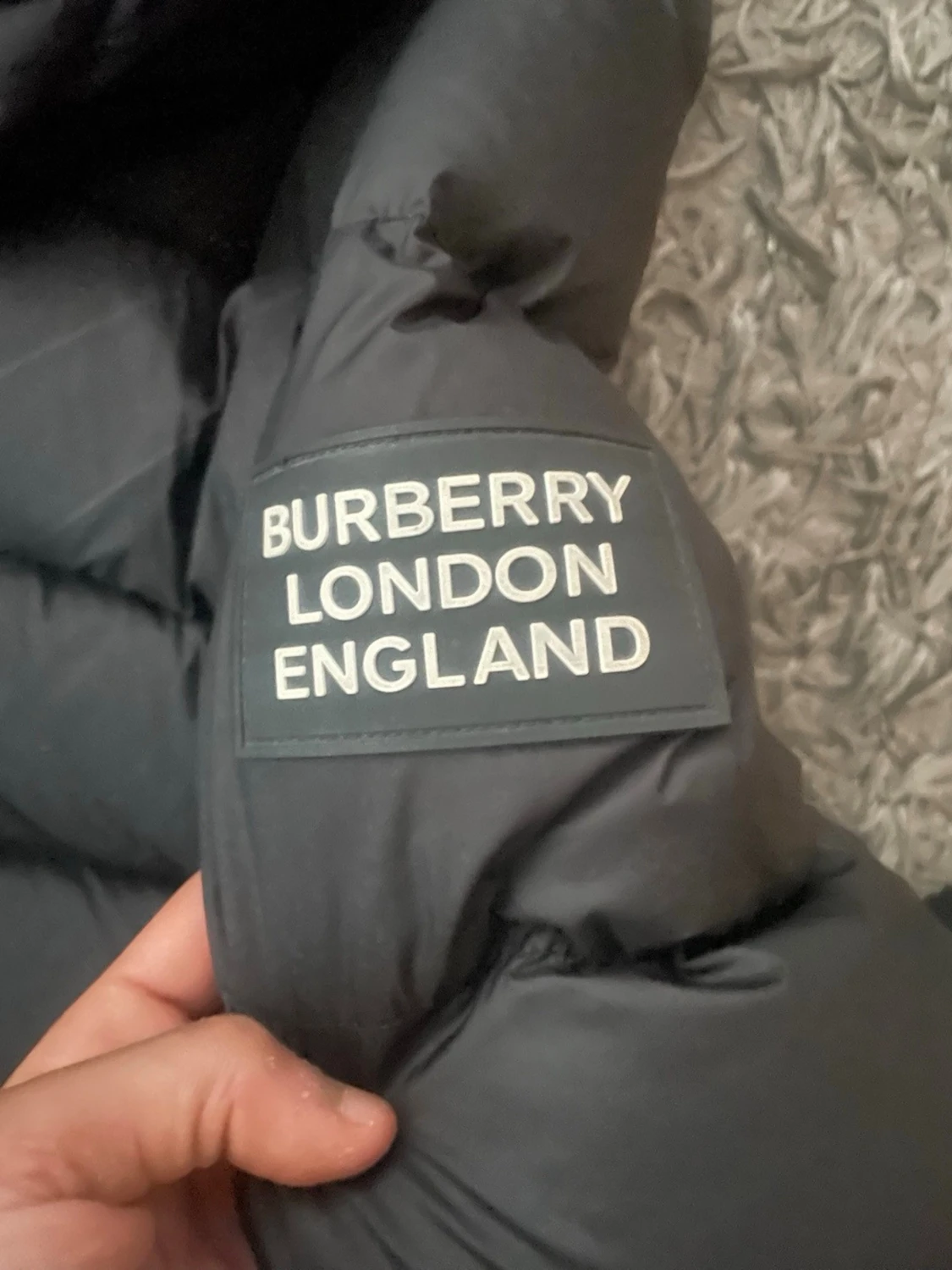 Svart pufferjacka från Burberry S äkta  - 2
