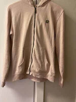 Lilly and scott - En zip tröja jätte fin och skönt matreal i Lilly and scott