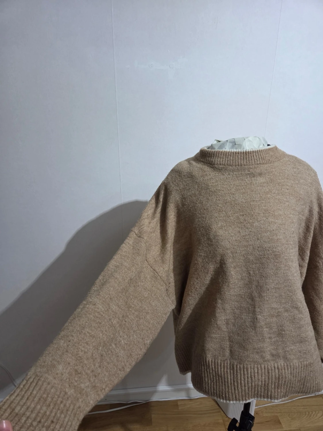 Beige stickad tröja från H&M - 1