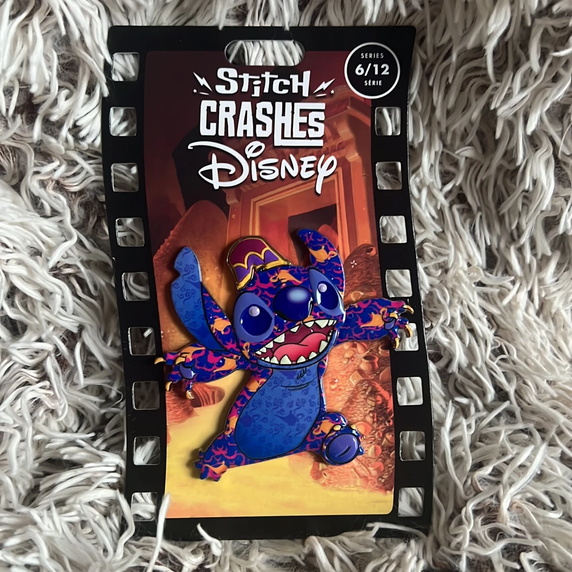 Stitch Crashes Disney Jumbo Pin 6 - Aladdin