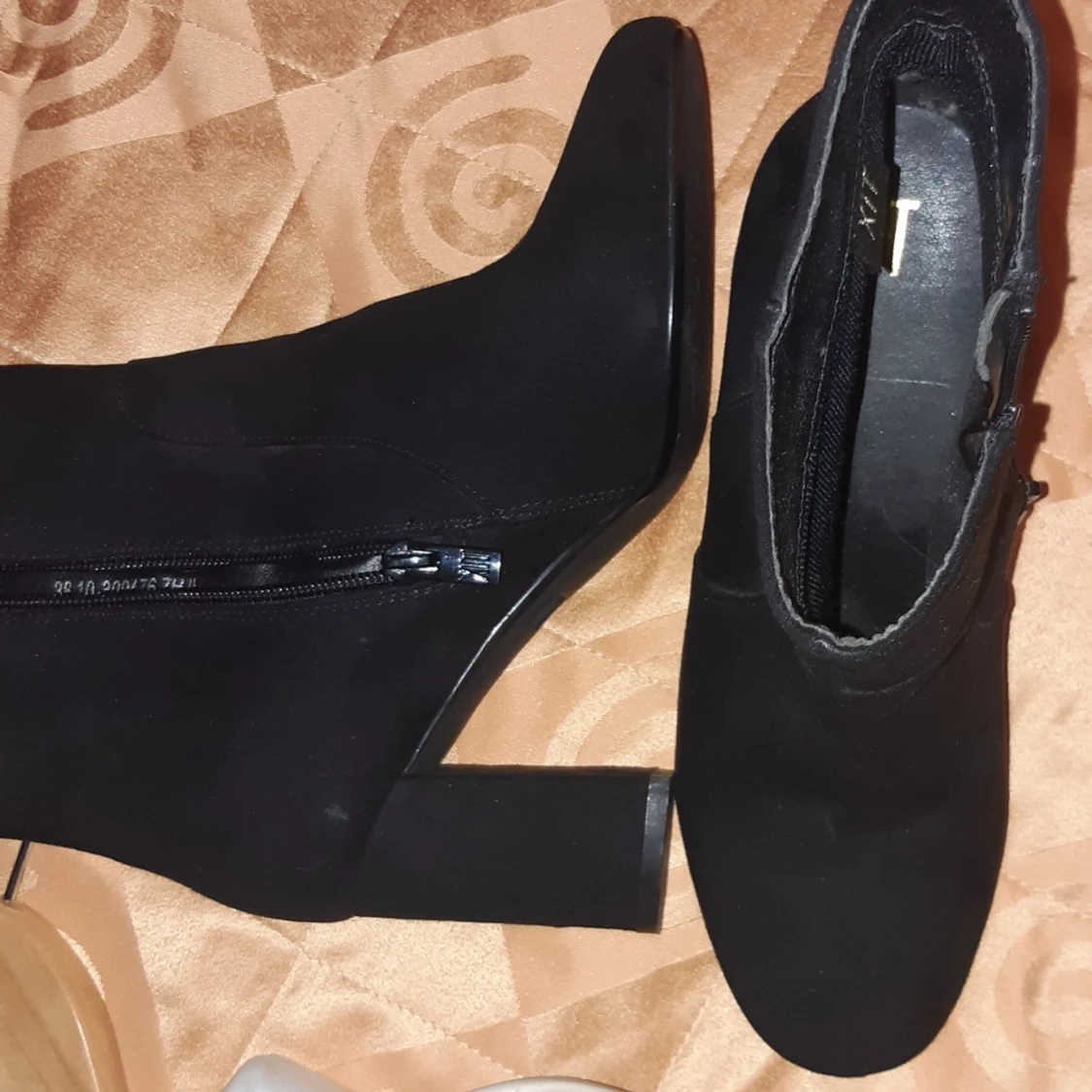 Svarta stövletter med klack från xit - 1