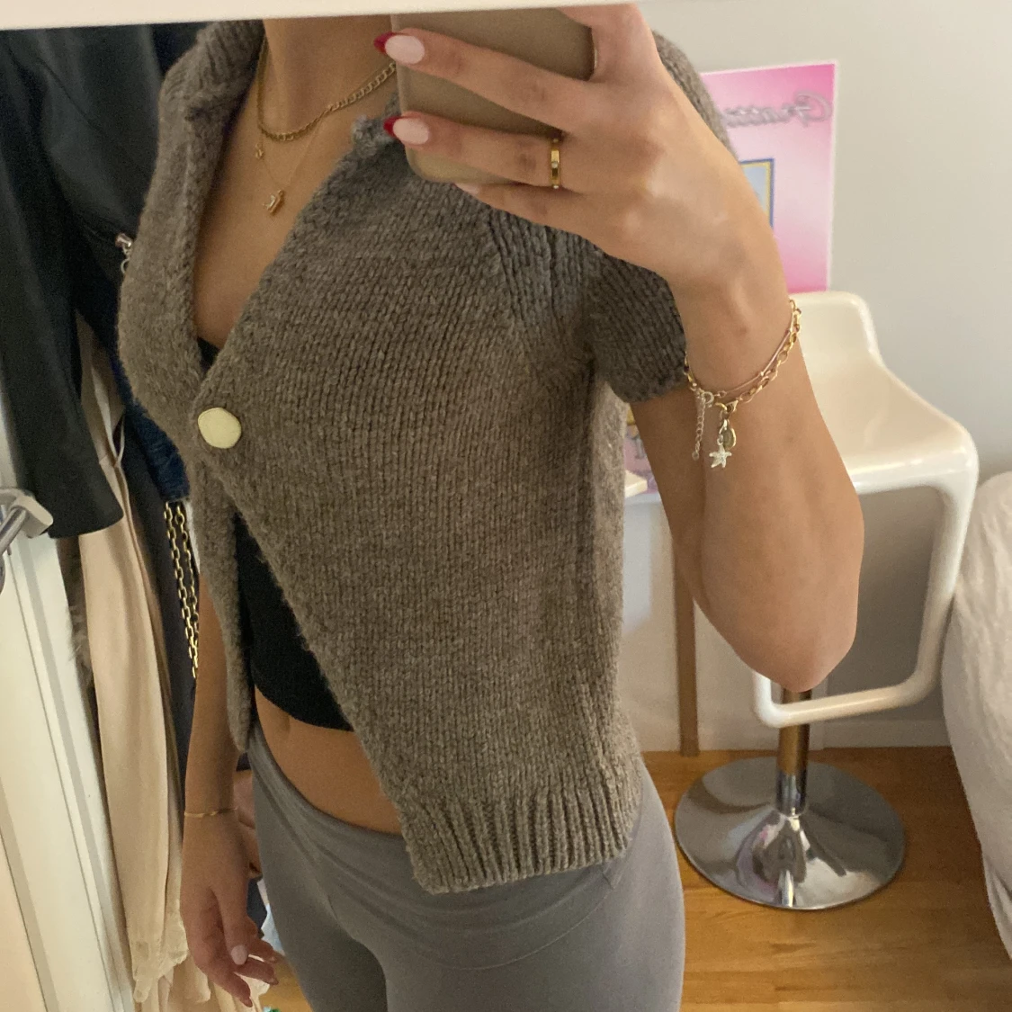 stickad kofta med krage - 1