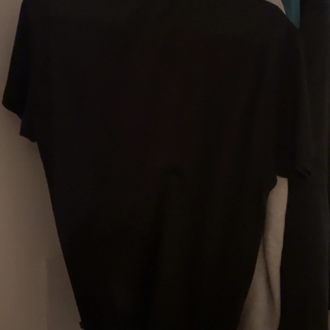 Svart och vit t-shirt med tryck