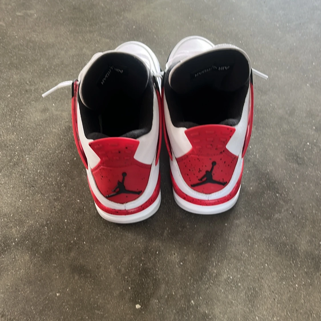 Jordan 4 retro red cement storlek 42,5 - 1