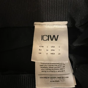 ICIW tights - Säljer dessa tights pgr av att ja ej använda de en enda gång sen ja köpte de.