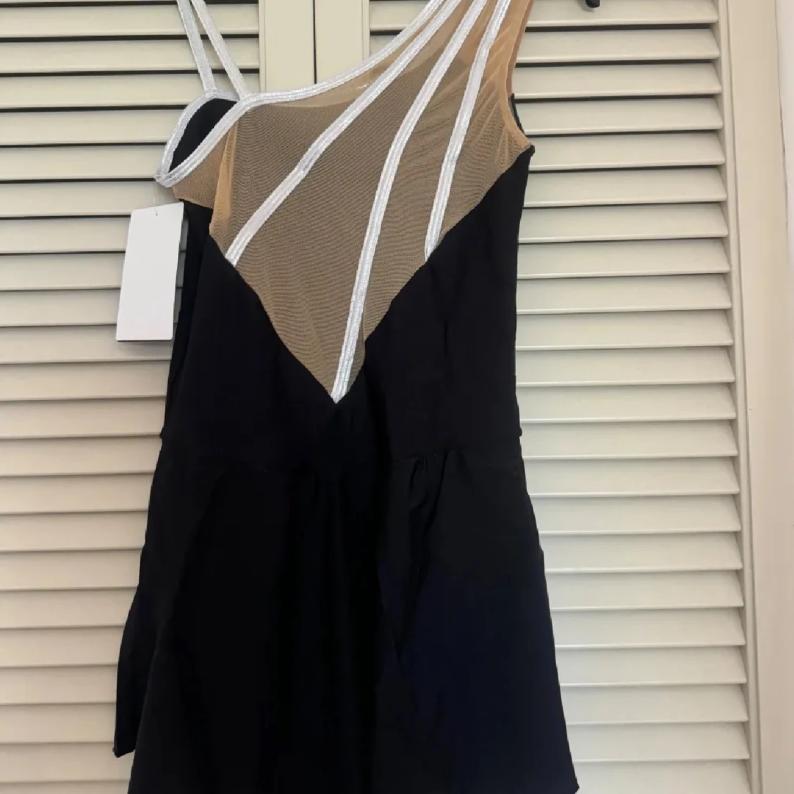 Konståknings klänning