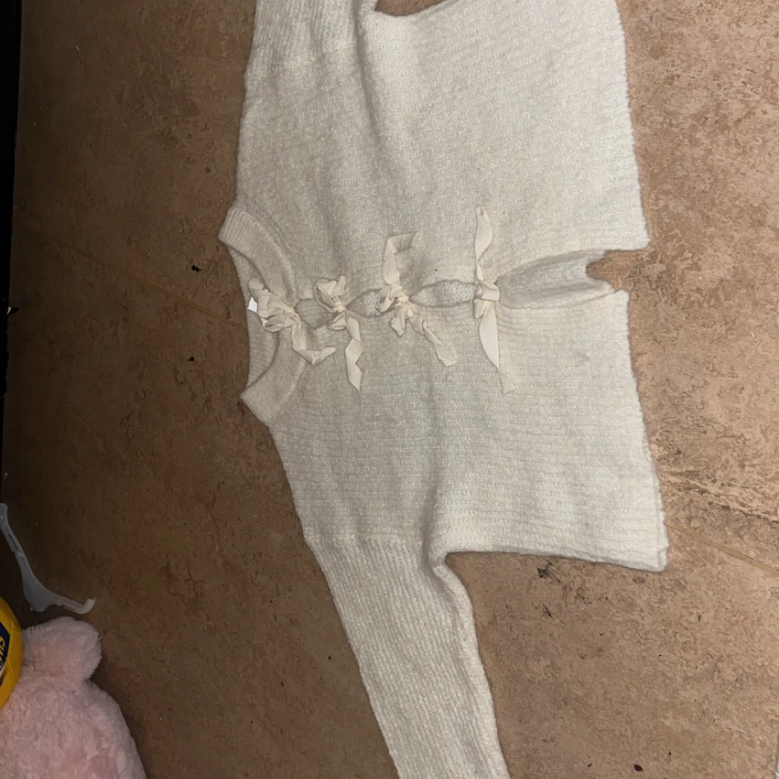 Vit stickad väst med knyt från Gina Tricot - 4