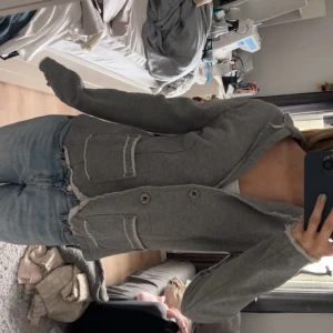 Kavaj i tyg - Kavaj i bomullstyg, bra skick! Cool och unik samt figursydd