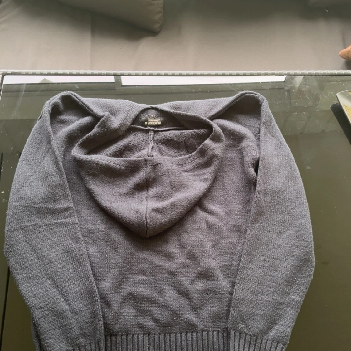 Blå stickad hoodie från Indicode - 1