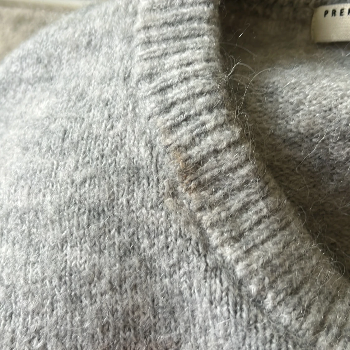 Grå stickad tröja från Gina Tricot - 4