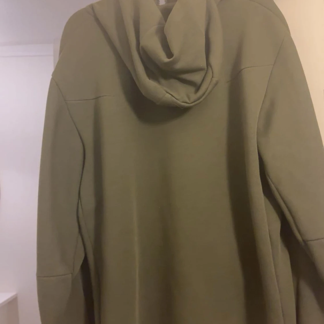 Olivgrön PSG hoodie från Nike - 3