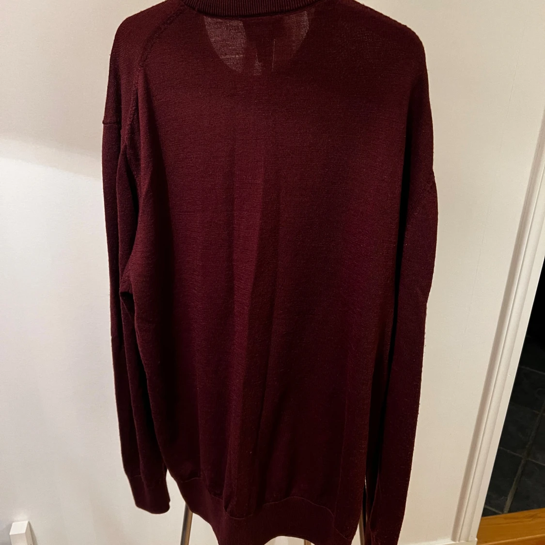 Vinröd stickad tröja från H&M - 3