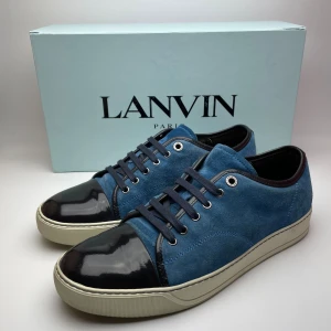 Lanvin skor  - Hej! Säljer nu dessa sjukt snygga lanvin skor. Skorna är i fint skick! Har ett begränsat antal boxar och dustbag! Hör gärna av dig vid frågor!