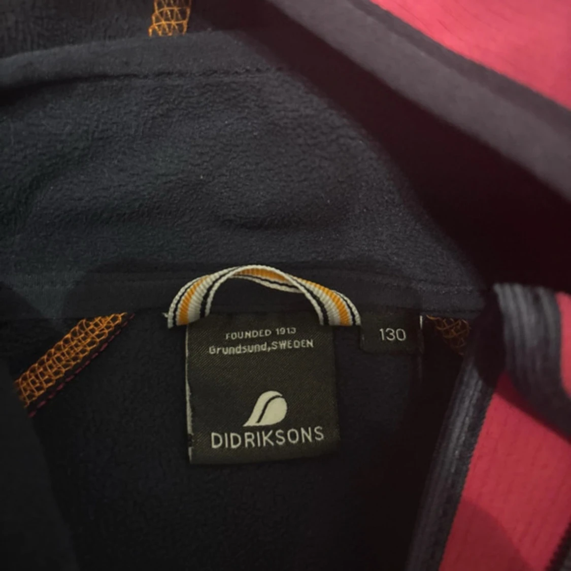 Röd vindjacka från Didriksons, strl 130 - 2