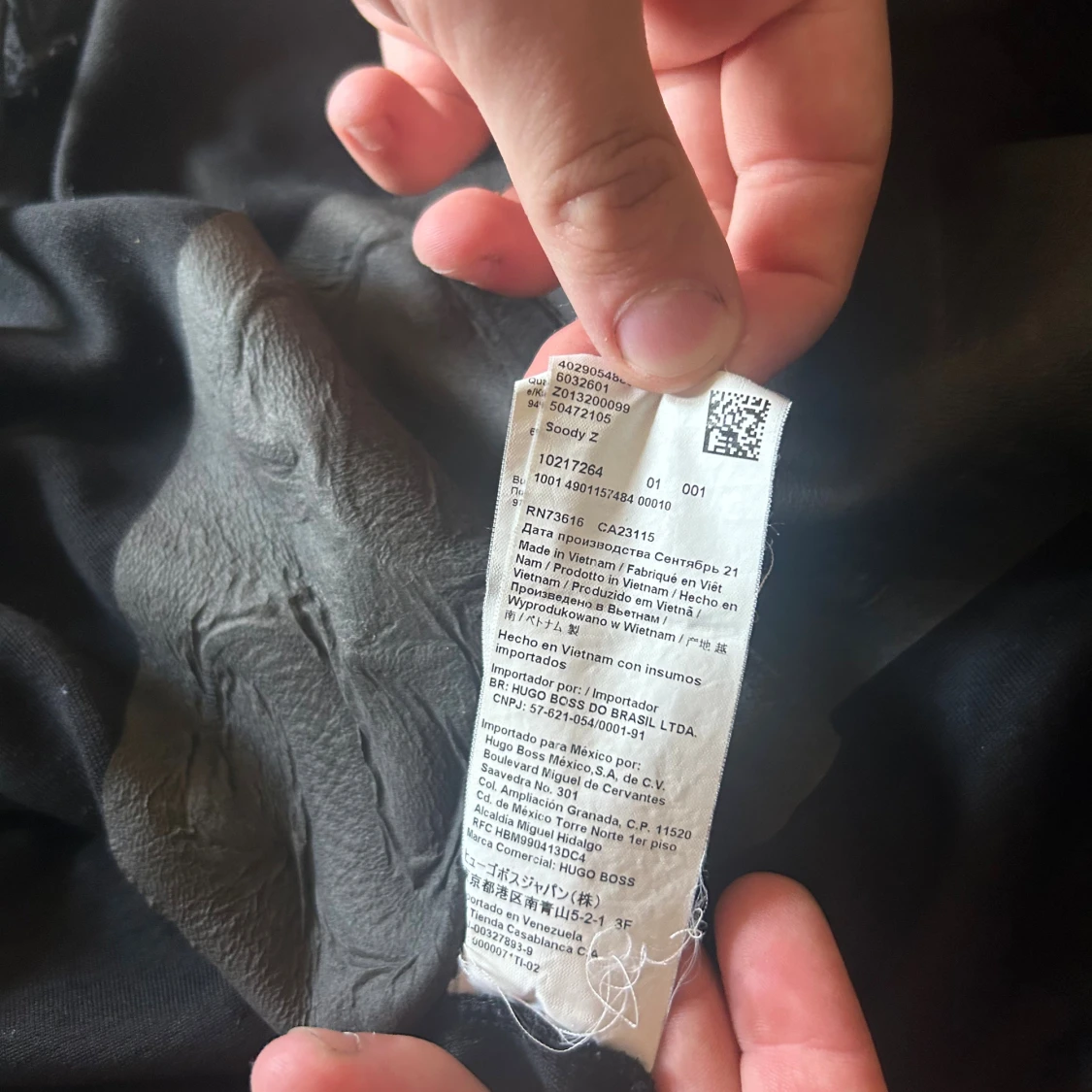 Svart hoodie från Hugo Boss - 3