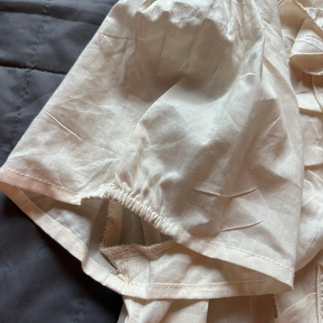Beige volangskjorta från Saint Tropez - 3
