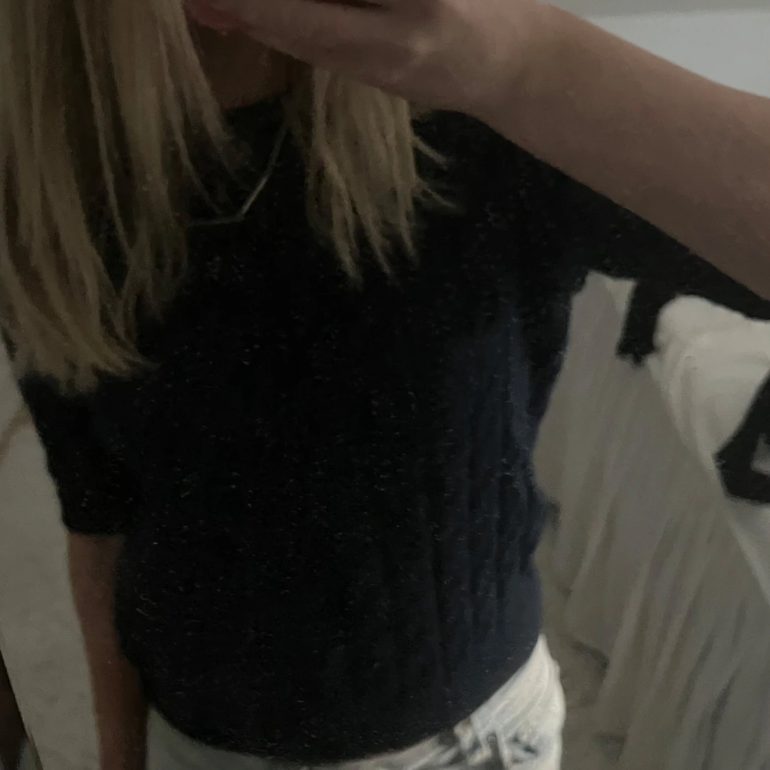 Mörkblå stickad tröja från AWARE XS