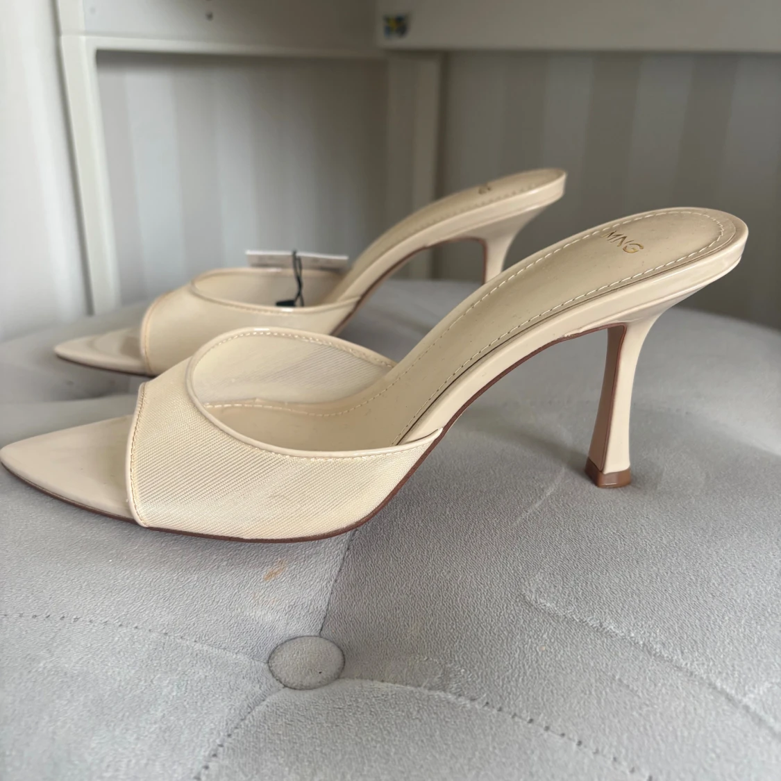 Beige klackade sandaler från Mango - 2