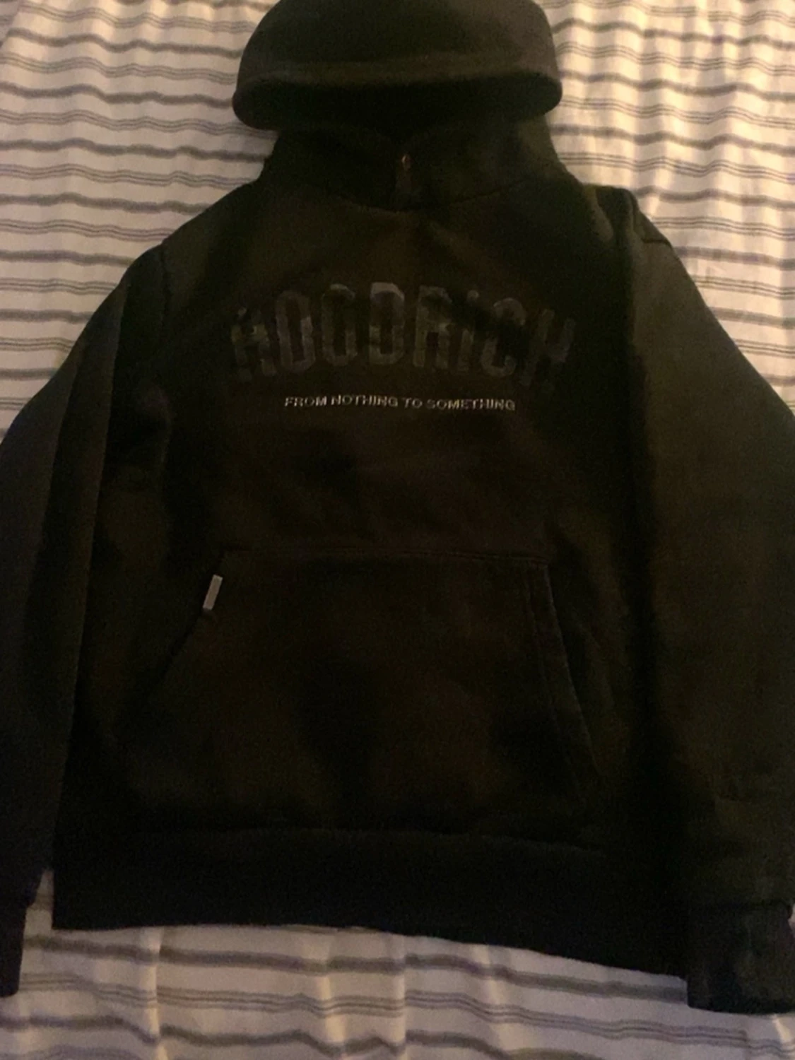 Svart hoodie från Hoodrich