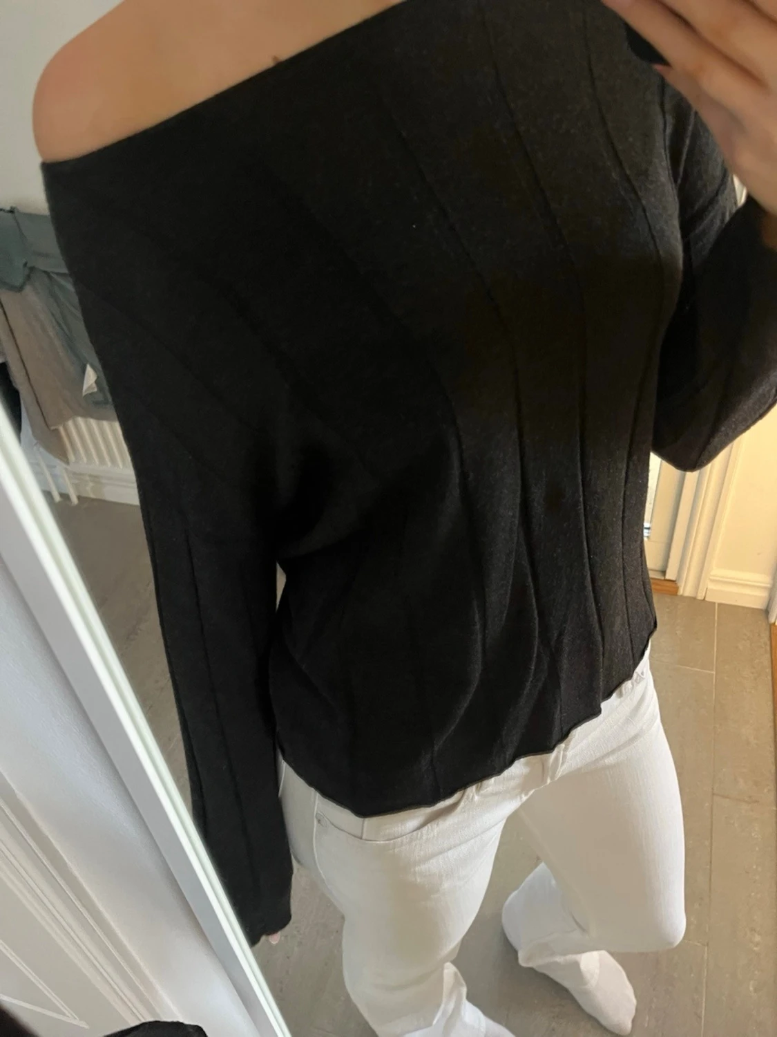 Grå off shoulder stickad tröja - 1