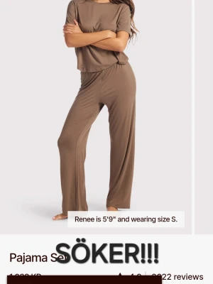  SÖKER! Bruna wide byxor från Nuuds - Söker att par mjuka bruna wide byxor från Nuuds, i st XS eller S. Kan tänka mig 300-400 kr.😊