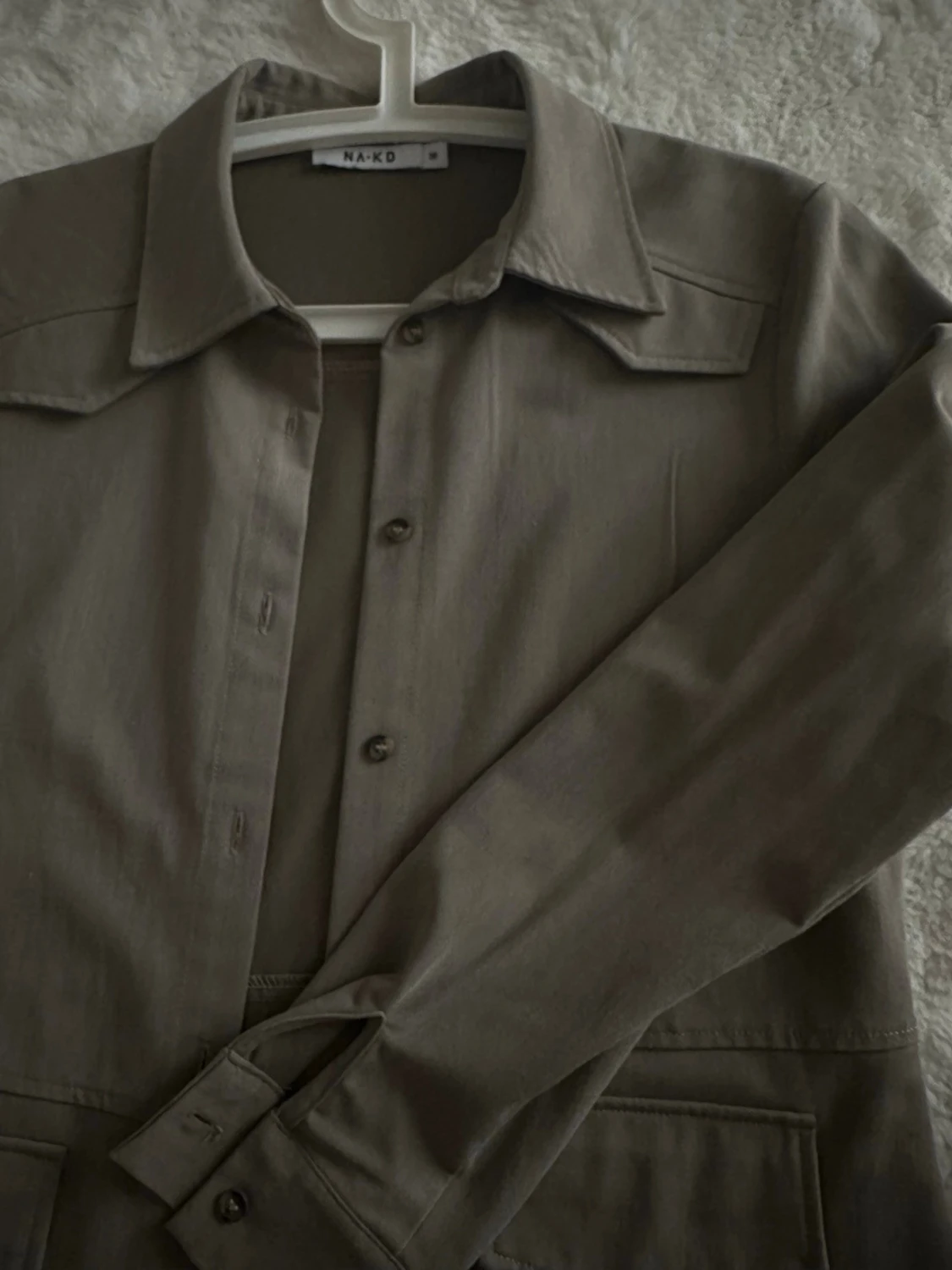Beige overshirt från NA-KD - 1