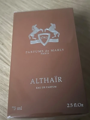 OÖPPNAD Parfums de Marly Althaïr EdP 75 ml - Helt ny, oöppnad i förpackning. Kan hämtas upp, kan fraktas, båda funkar. Den är helt äkta men kvitto saknas då jag fick den i present. 