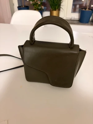 Intressekoll - Tänkte kanske sälja denna väskan då den inte kommer till någon användning längre. Kom med prisförslag💞