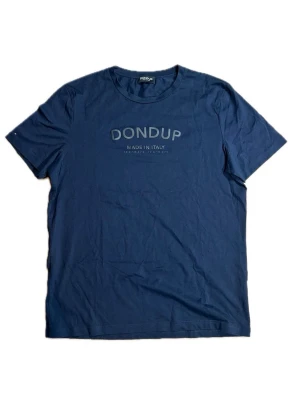 Dondup T-shirt  - Tjena säljer den tvärfet T-shirten från Dondup. Storlek L. Vid frågor kontakta