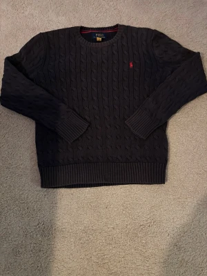 Raplh Laurent knit - Schysst 100% äkta Raplh Laurent knit. 8/10 skick. Storlek 14-16. Svarar alltid snabbt😊🤝
