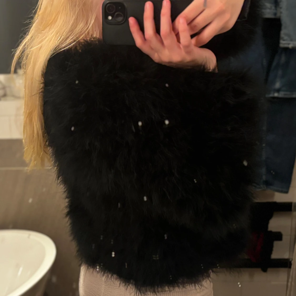 Svart fluffig pälsjacka - 2