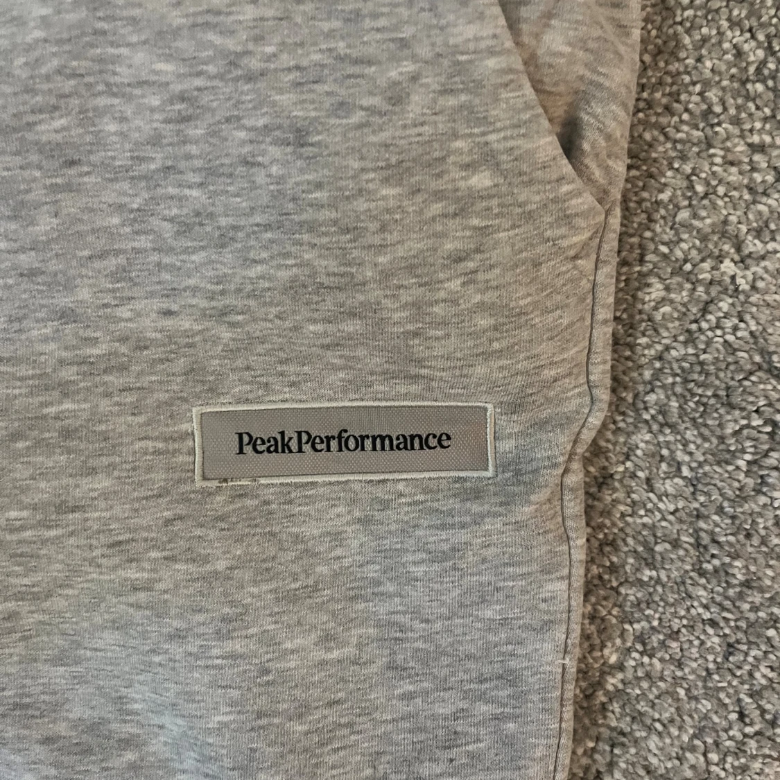 Grå shorts från Peak Performance - 2