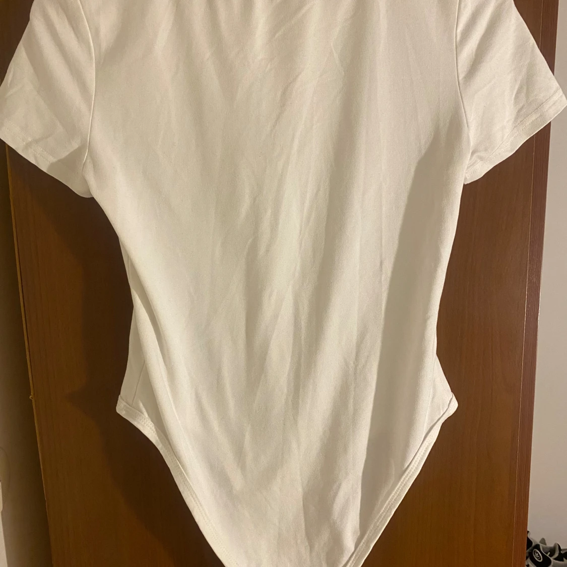 Vit kortärmad body från SHEIN - 1