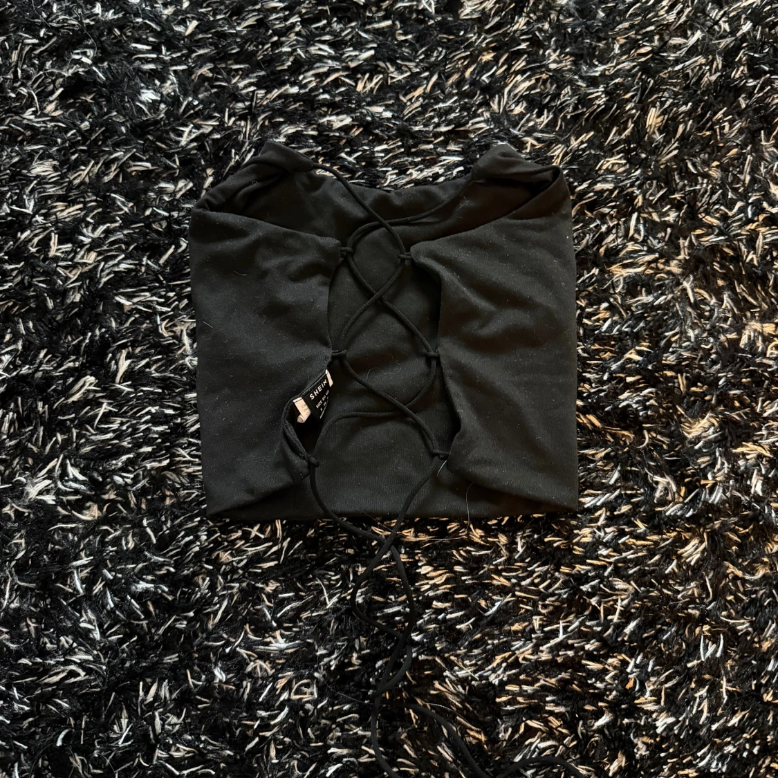 Svart tubtopp eller linne med snörning  - 1