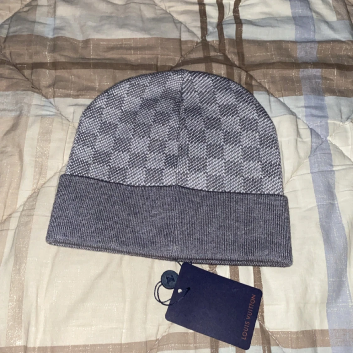 Fin grå vintermössa  - 2