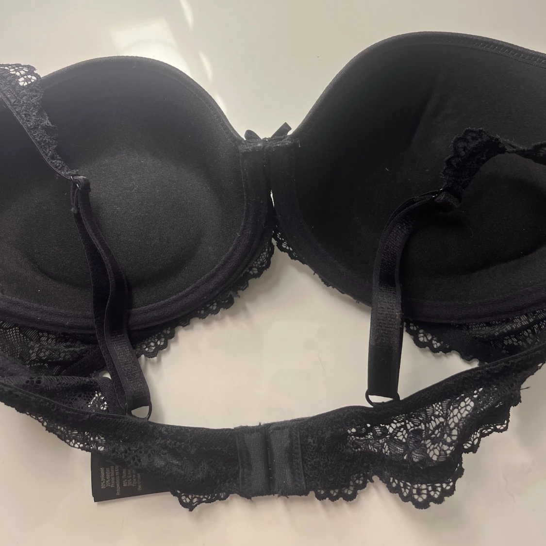 Svart bh med spetsdetaljer - 1