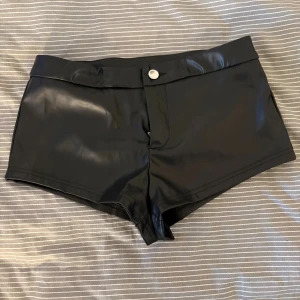 Skinnshorts - Aldrig använd 
