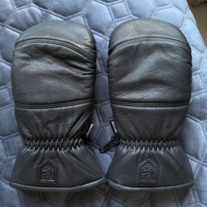 Hestra handskar - Oanvända handskar från hestra storlek 8