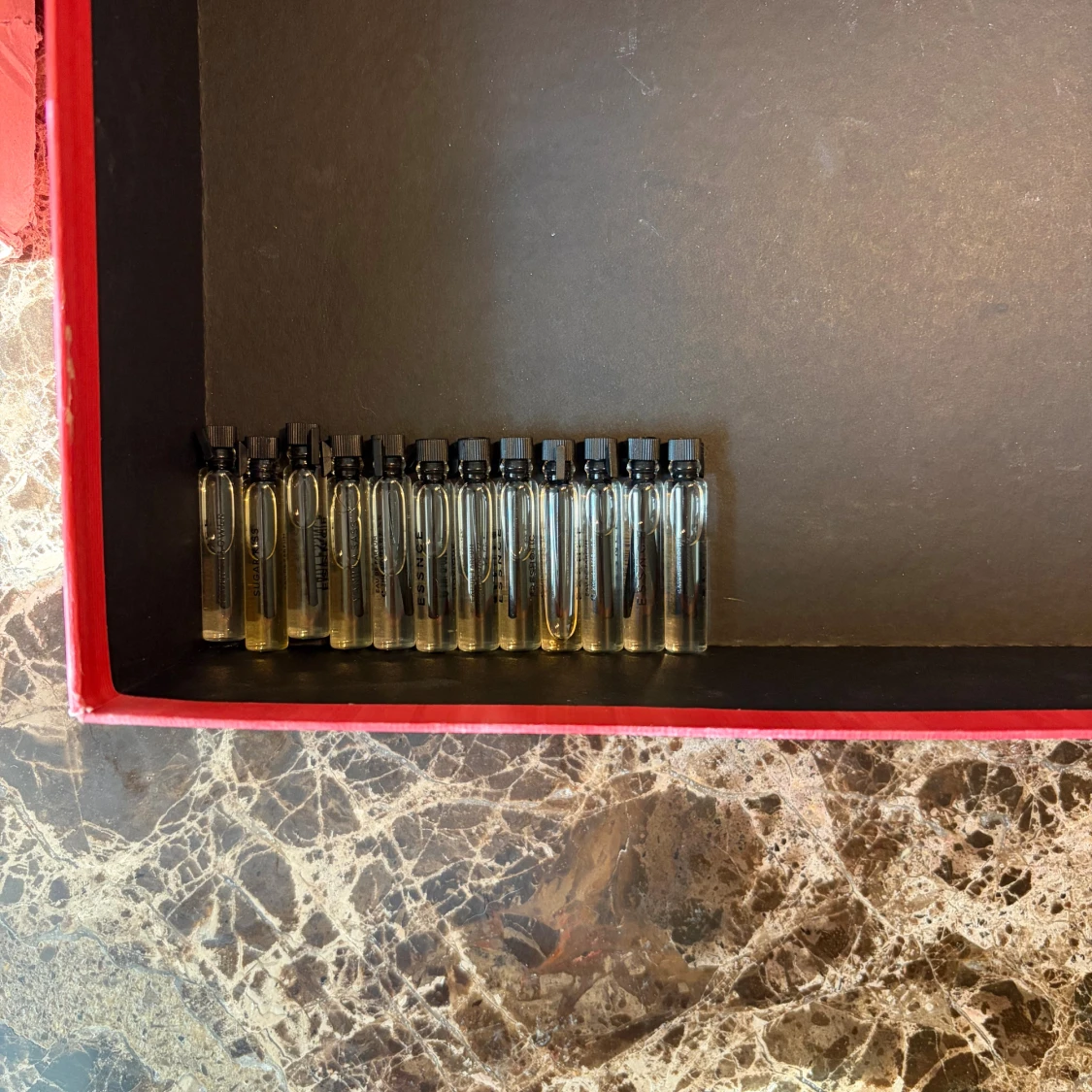 12 testers ifrån Essnce  - 4