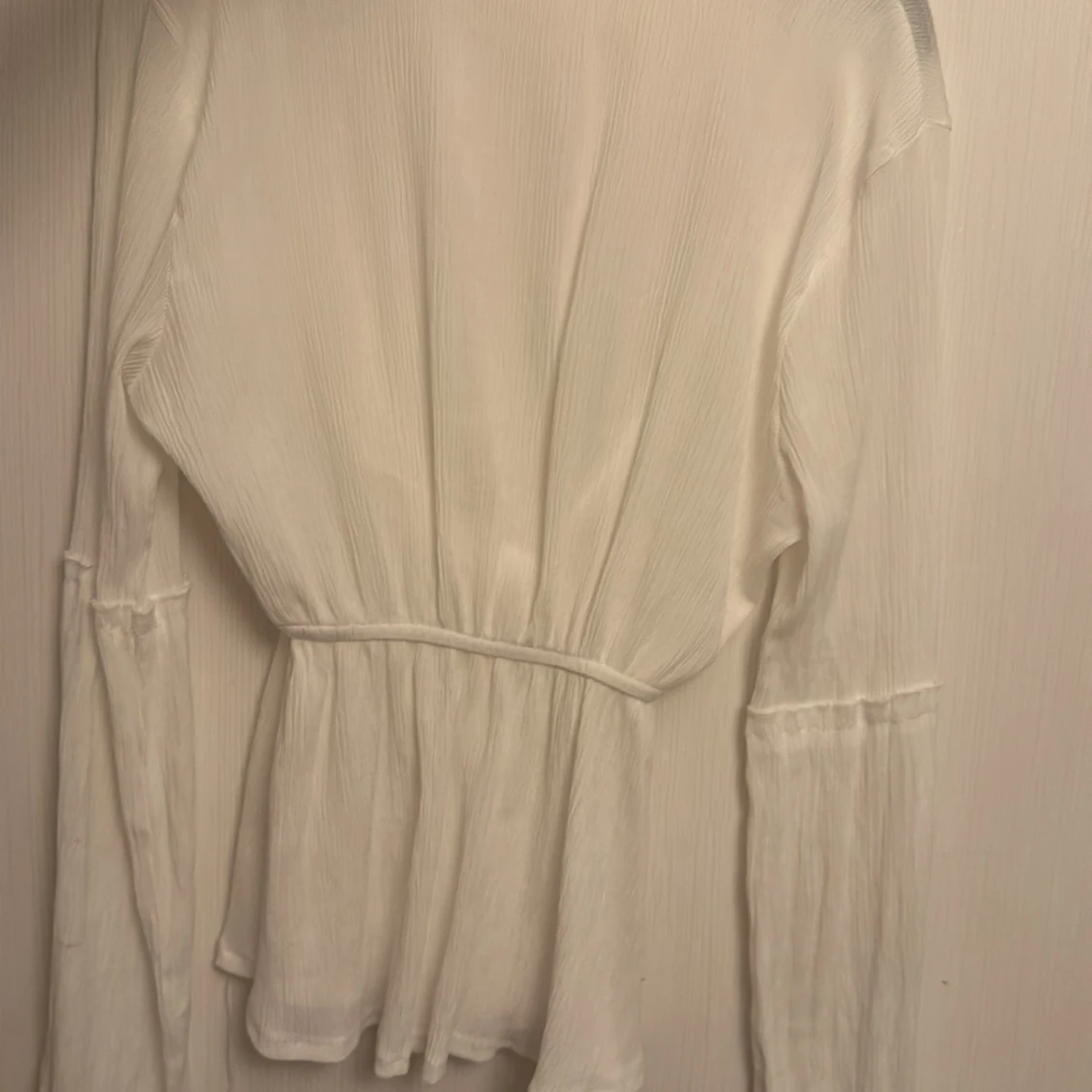 Vit v-ringad blus - 1