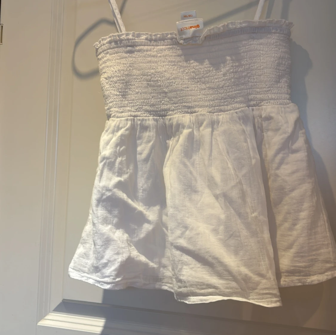 Vit topp från Gina Tricot - 1