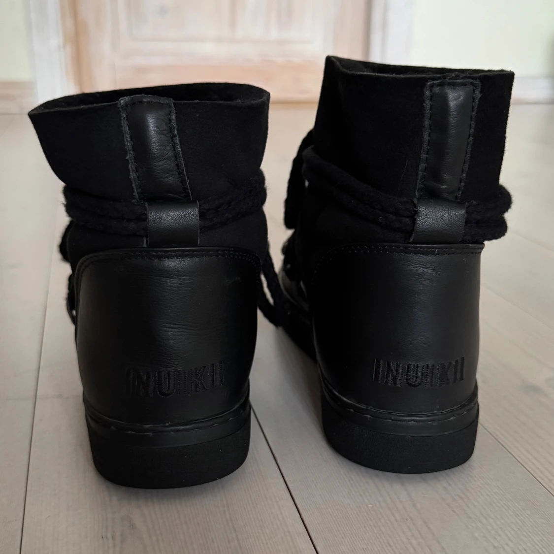 Svarta Inuikii vinterskor  - 2
