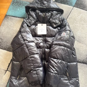 Jacka - Helt ny, dm vid intresse!