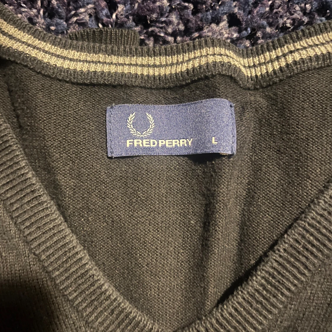 Svart v-ringad tröja Fred Perry - 1